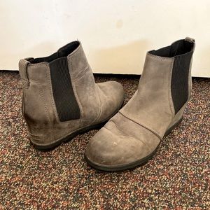 Sorel Joan of Arctic II wedge chelsea ankle boots/booties